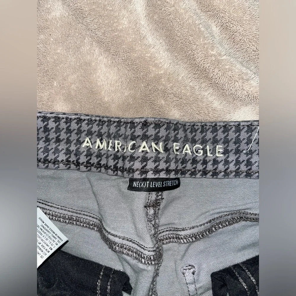 American Eagle Women’s Curvy Super High Rise Legging Size 8 Houndstooth Pattern.